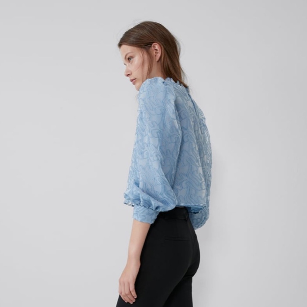 NWT Zara Blue Puff Sleeve Top Blouse Medium - Picture 4 of 9